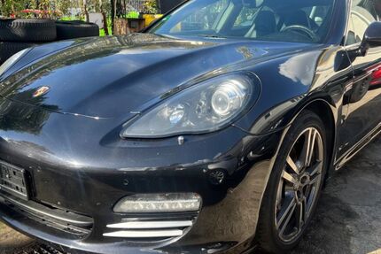 Porsche Panamera 270.000 km 12.900 € Bochum 44793
