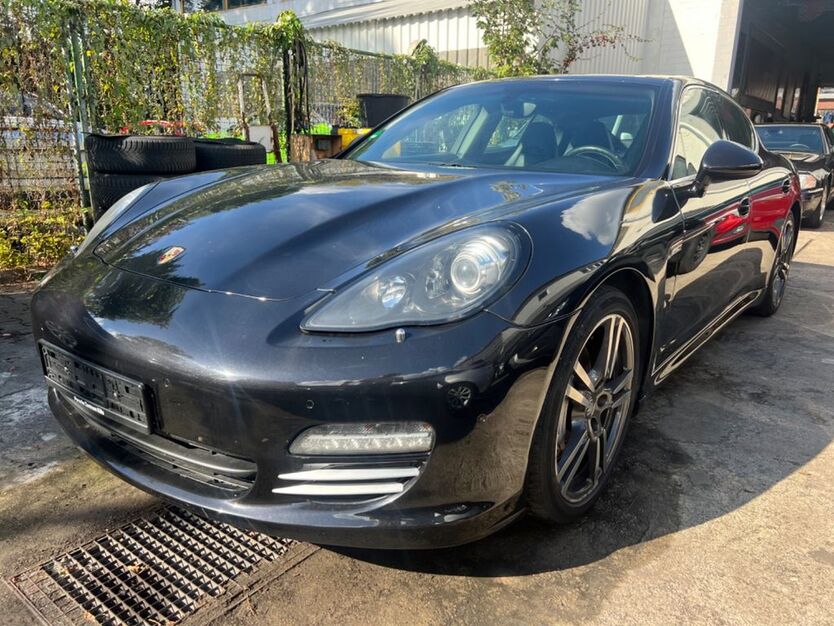 Porsche Panamera 270.000 km 12.900 € Bochum 44793