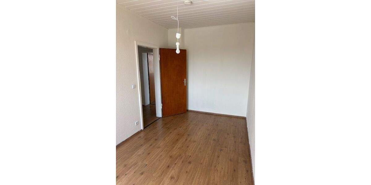 Etagenwohnung Oberhausen Stadtmitte - 3 Zimmer, 67 m&sup2;, 400&euro; | Angebot:24342023