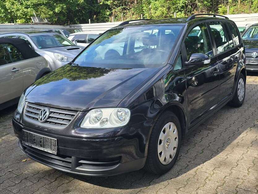 VW Touran 239.300 km 1.149 € Essen 45329