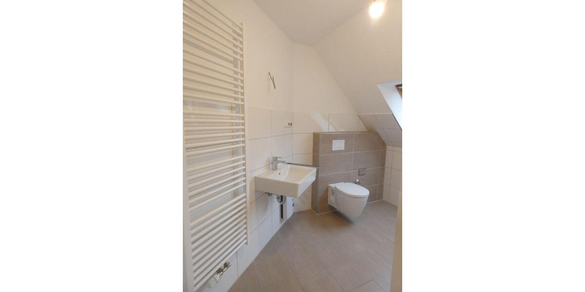 Dachgeschoßwohnung Essen Stadtbezirk II - 3 Zimmer, 81 m&sup2;, 955&euro; | Angebot:25720444