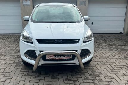 Ford Kuga 89.000 km 11.200 € Essen 45356