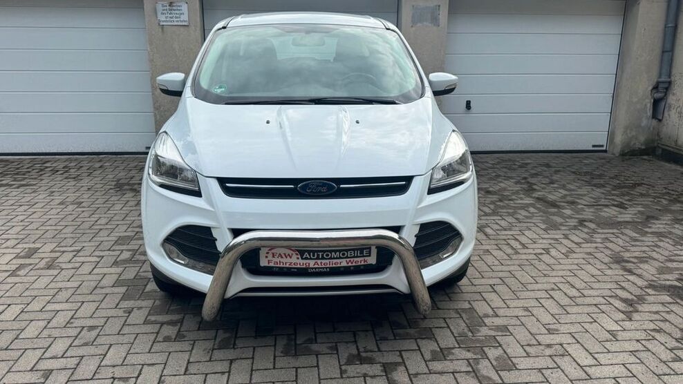 Ford Kuga 89.000 km 11.200 € Essen 45356