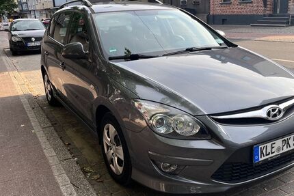 Hyundai i30 190.000 km 3.200 € Oberhausen 46145