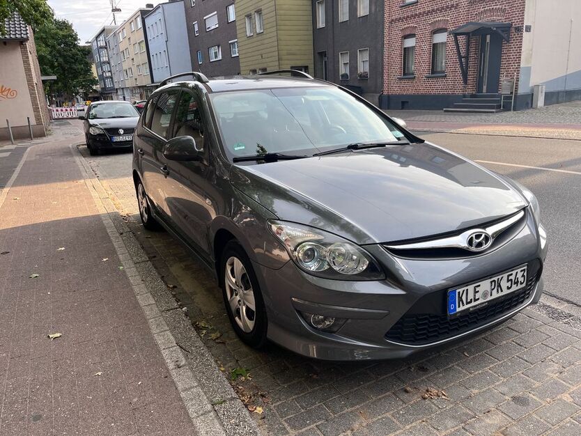Hyundai i30 190.000 km 3.200 € Oberhausen 46145