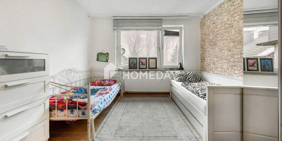 Zusammengelegt und modernisiert - großzügige Wohnung mit zwei Kellerräumen in Bochum-Hamme 5 zimmer