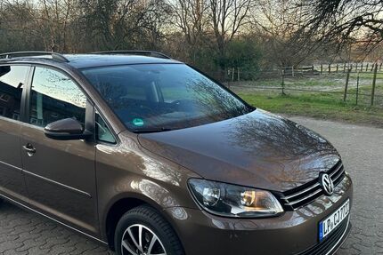VW Touran 246.000 km 3.799 &euro; Essen 45309
