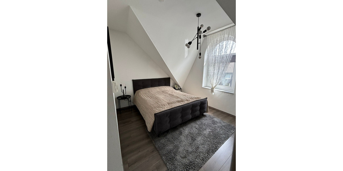 Dachgeschoßwohnung Oberhausen Alstaden - 2 Zimmer, 80 m&sup2;, 650&euro; | Angebot:25174351