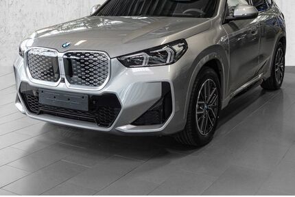 BMW iX1 11.900 km 52.600 € Mettmann 40822