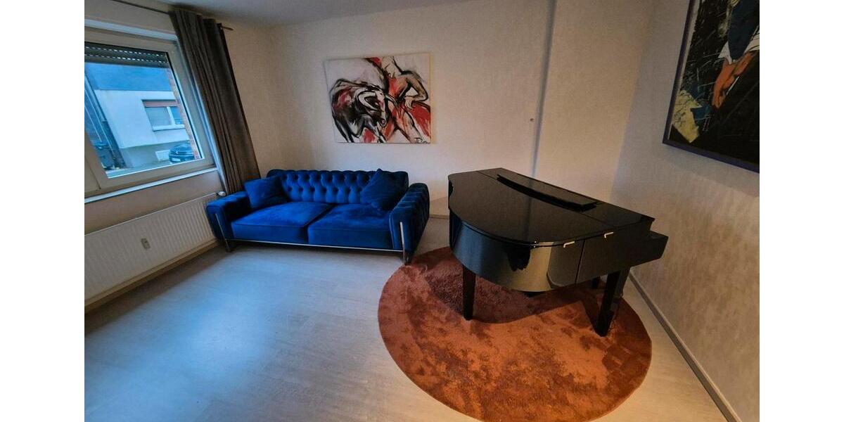 80m², Erdgeschoss, 2 Badezimmer + Luxus-Küche 3.5 zimmer