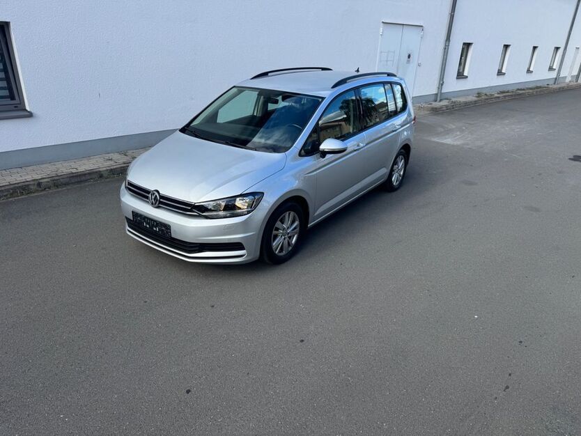 VW Touran 108.000 km 18.750 € Dortmund 44143
