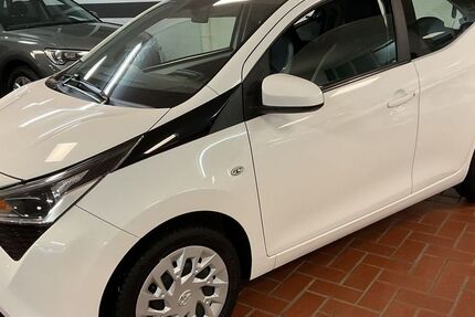 Toyota Aygo (X) 45.000 km 10.990 &euro; Wülfrath 42489