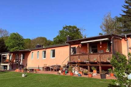 Haus zum Kaufen in Basedow 730.000 € 300 m²