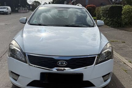 Kia ceed Sportswagon 151.000 km 1.700 € Recklinghausen 45665