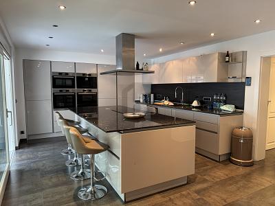 LUXURIÖSES TRAUMHAUS MIT POOL - Reihenendhaus Essen Stadtbezirk II | Angebot:26420928