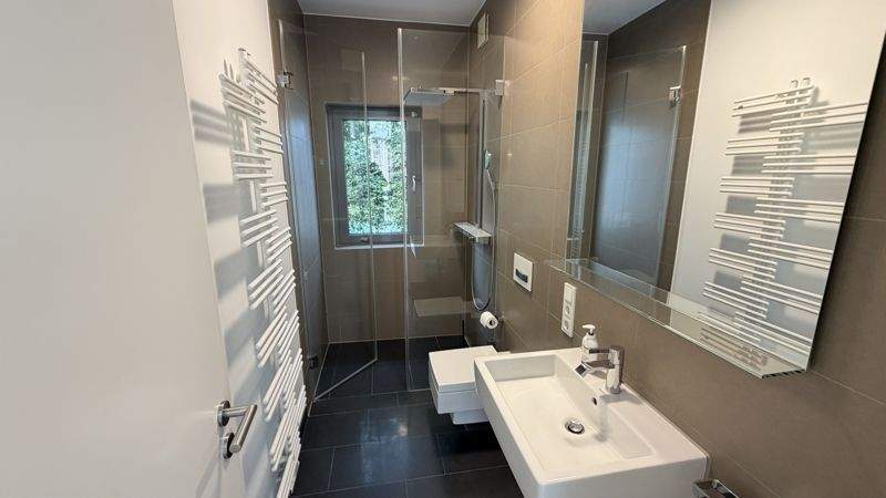 Etagenwohnung Essen Bredeney - 5 Zimmer, 190 m&sup2;, 2.700&euro; | Angebot:25801667