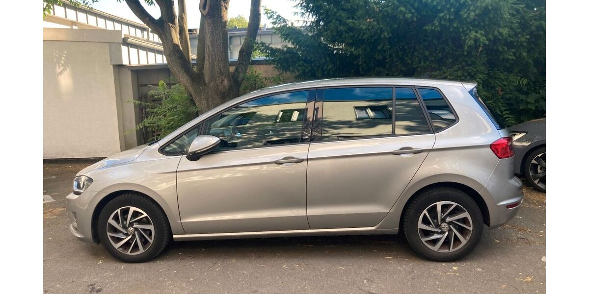 VW Golf Sportsvan 135.306 km 10.400 &euro; Essen 45130