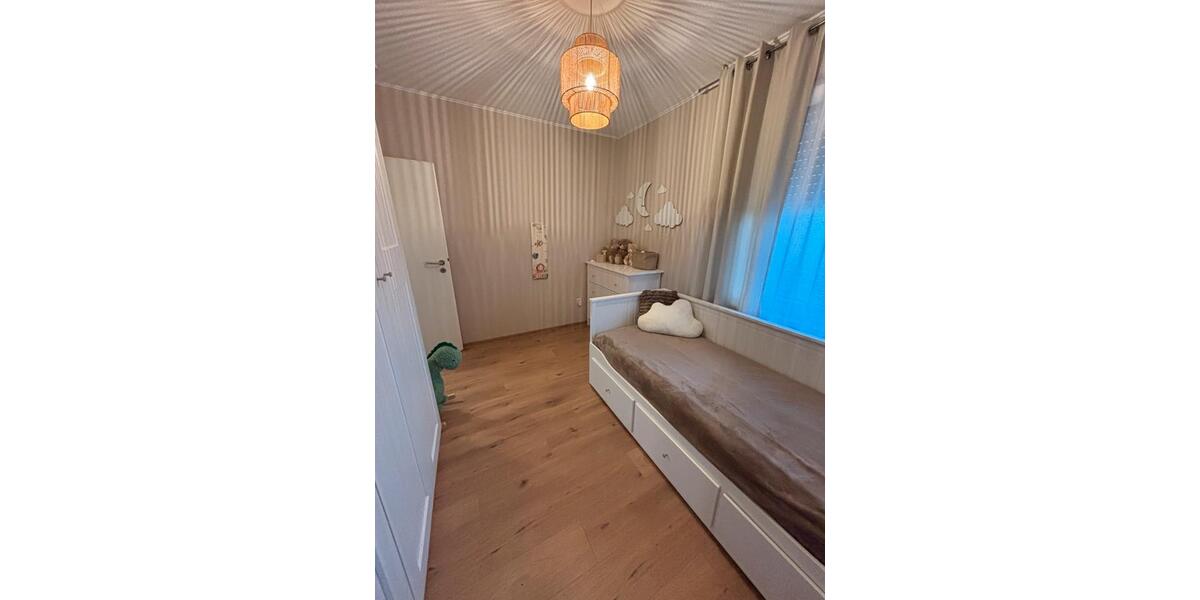 Dachgeschoßwohnung Essen Stadtbezirk VI - 3 Zimmer, 70 m&sup2;, 149.000&euro; | Angebot:25994131