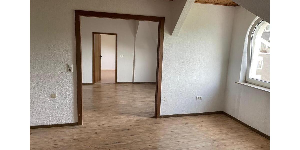 Dachgeschoßwohnung Wetter (Ruhr) - 4 Zimmer, 99 m&sup2;, 550&euro; | Angebot:24400535