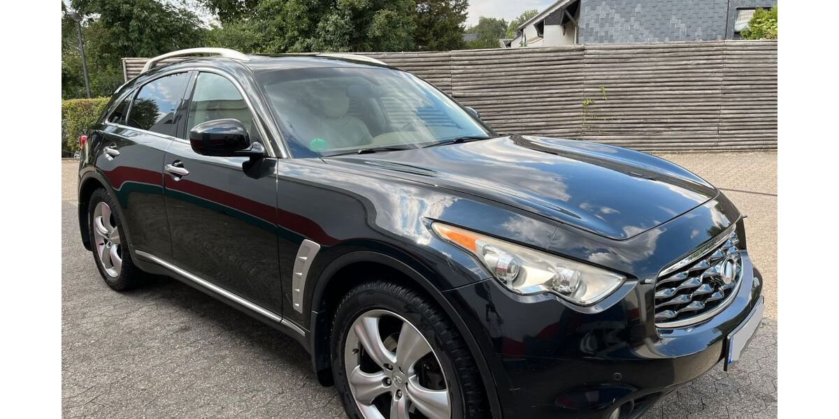 INFINITI FX 122.191 km 7.000 &euro; Essen 45276