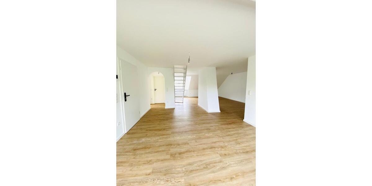 Dachgeschoßwohnung Dortmund Eving - 4 Zimmer, 115 m&sup2;, 1.100&euro; | Angebot:27580153