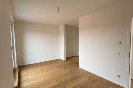 Wohnung zum Mieten in Berlin 1.514,78 € 81.88 m²