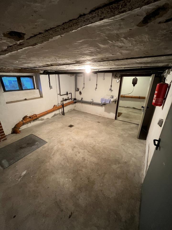 Mehr- Einfamilienhaus mit viel Platz und Garten -PROVISIONSFREI-