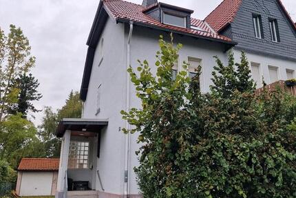 Haus zu vermieten mit Doppelgarage Garten für Privat oder Gewerbe zimmer