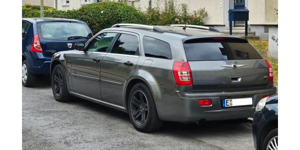 Chrysler 300C 329.600 km 3.333 &euro; Essen 45144