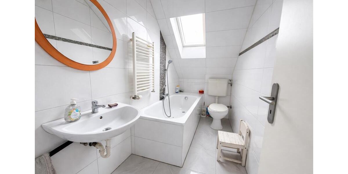 Dachgeschoßwohnung Gelsenkirchen Gelsenkirchen-Mitte - 2 Zimmer, 64 m&sup2;, 560&euro; | Angebot:25444029