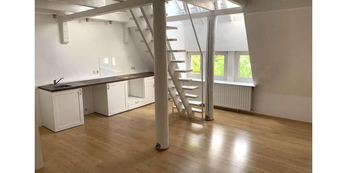 Galeriewohnung mit 98 m² Wfl. und Küchenzeile im Dachgeschoss 3 zimmer
