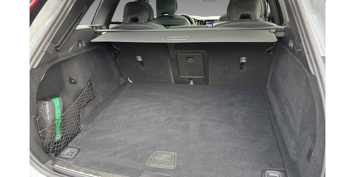 Volvo XC60 Plus Dark AWD Pano H&K ACC 360° Leder 7.905 km 35.600 &euro; Wuppertal 42327