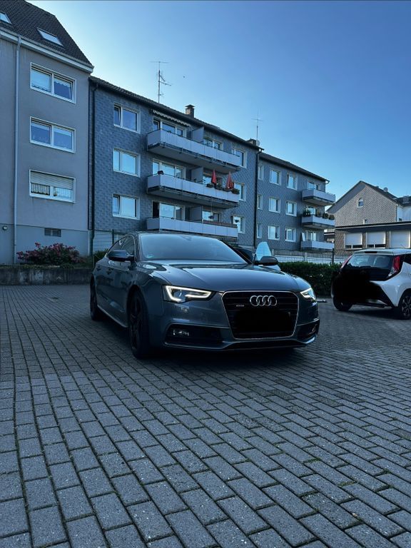 Audi A5 137.120 km 15.750 € Velbert 42555
