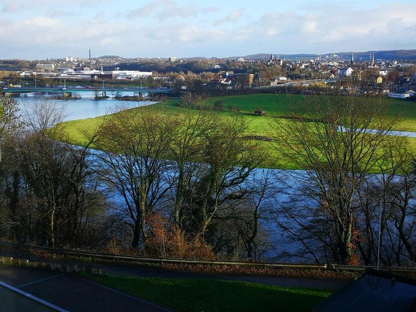 Hattingen: Exklusive Maisonette-Wohnung mit Ruhrblick in Bestlage