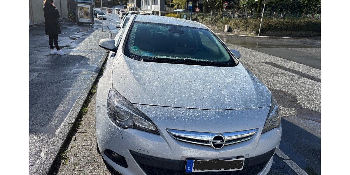Opel Astra GTC J 244.409 km 3.500 &euro; Wuppertal 42275