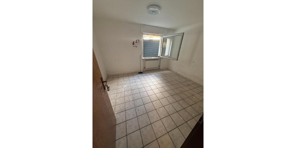Erdgeschoßwohnung Bochum Bochum-Mitte - 3 Zimmer, 90 m&sup2;, 900&euro; | Angebot:26676306