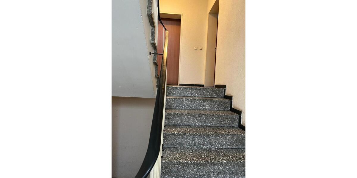 Dachgeschoßwohnung Wuppertal Unterbarmen - 5 Zimmer, 85 m&sup2;, 800&euro; | Angebot:25395285