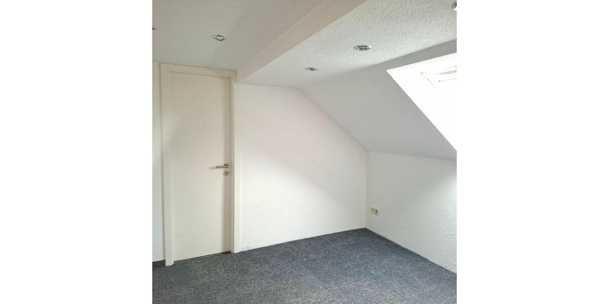 Gemütliche Dachgeschosswohnung in Freisenbruch zu vermieten 1.5 zimmer