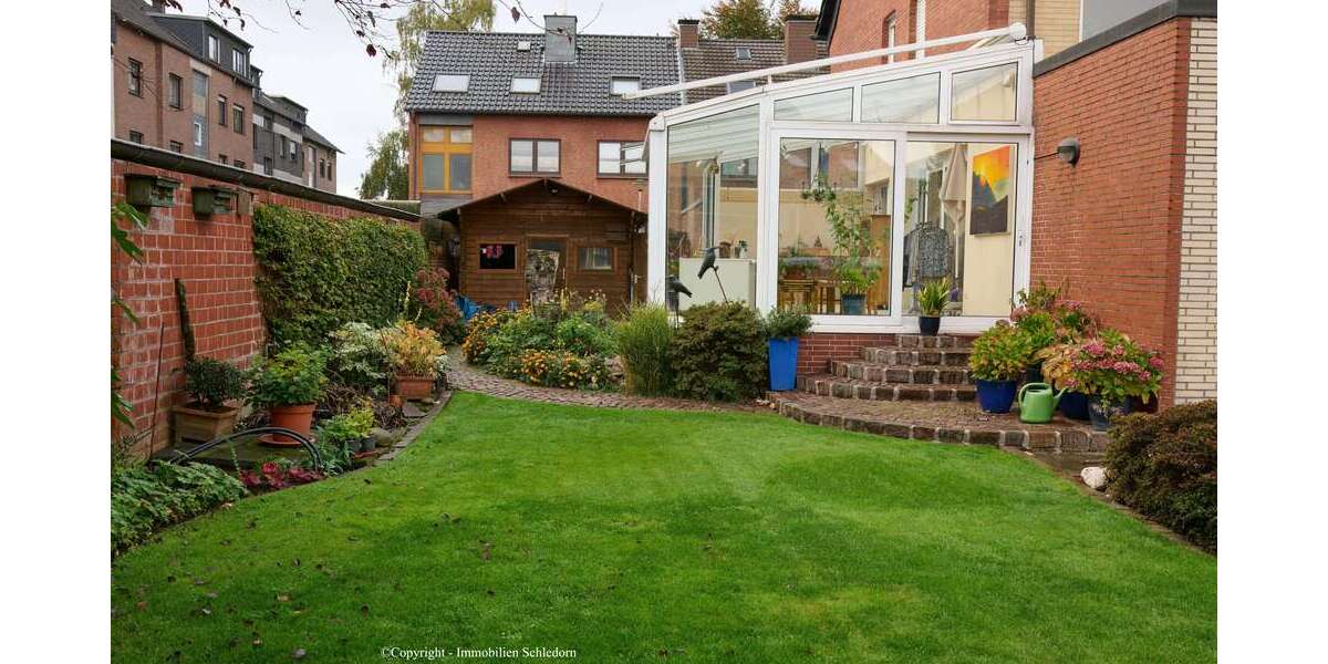 Haus zum Kaufen in Oberhausen 599.000 € 265 m² 8 zimmer