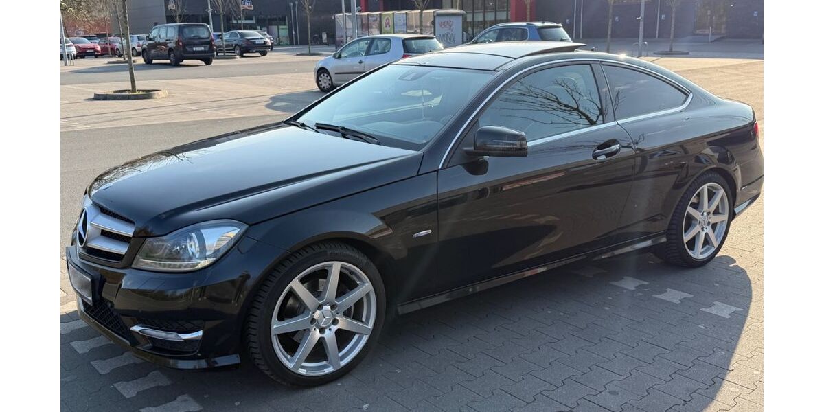 Mercedes-Benz C 250 148.000 km 13.999 &euro; Essen 45141