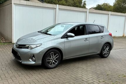 Toyota Auris 71.926 km 11.990 &euro; essen 45327