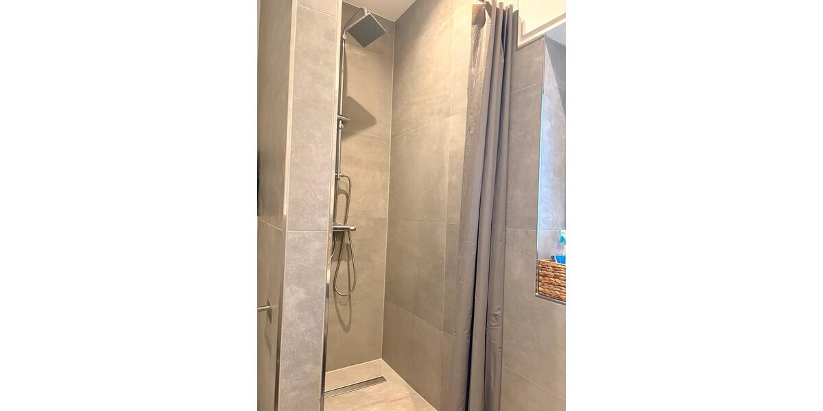 Lichtdurchflutete 100qm Wohnung im Herzen vom Resser -Markt 3 zimmer