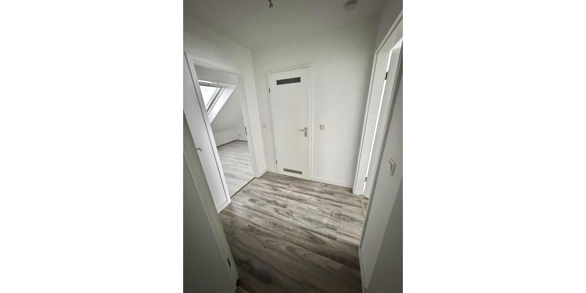 Dachgeschoßwohnung Wuppertal Unterbarmen - 5 Zimmer, 85 m&sup2;, 800&euro; | Angebot:25395285