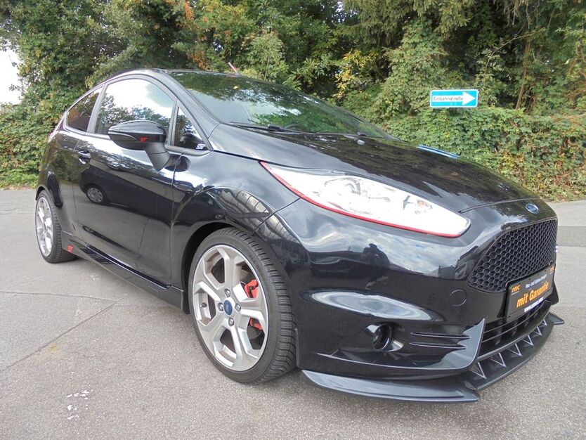 Ford Fiesta 107.000 km 9.950 € Recklinghausen 45659