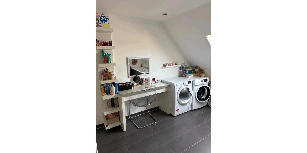 Dachgeschoßwohnung Dortmund Mengede - 4 Zimmer, 125 m&sup2;, 950&euro; | Angebot:27594107