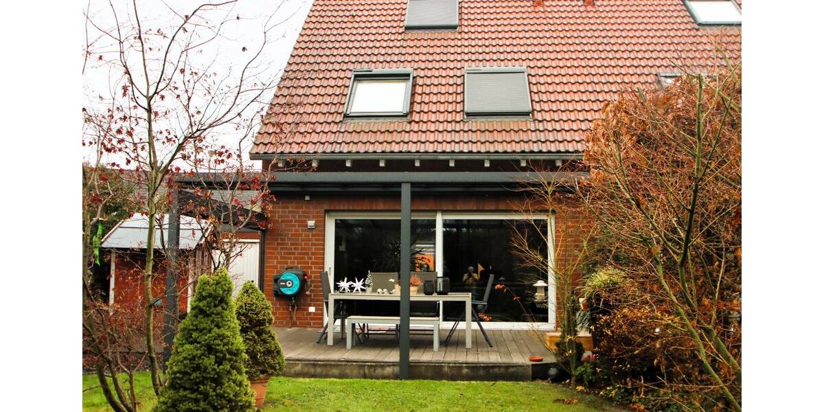 Moderne Doppelhaushälfte mit unverbaubarem Blick – top gepflegt 4 zimmer