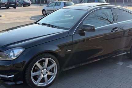Mercedes-Benz C 250 148.000 km 14.400 &euro; Essen 45141
