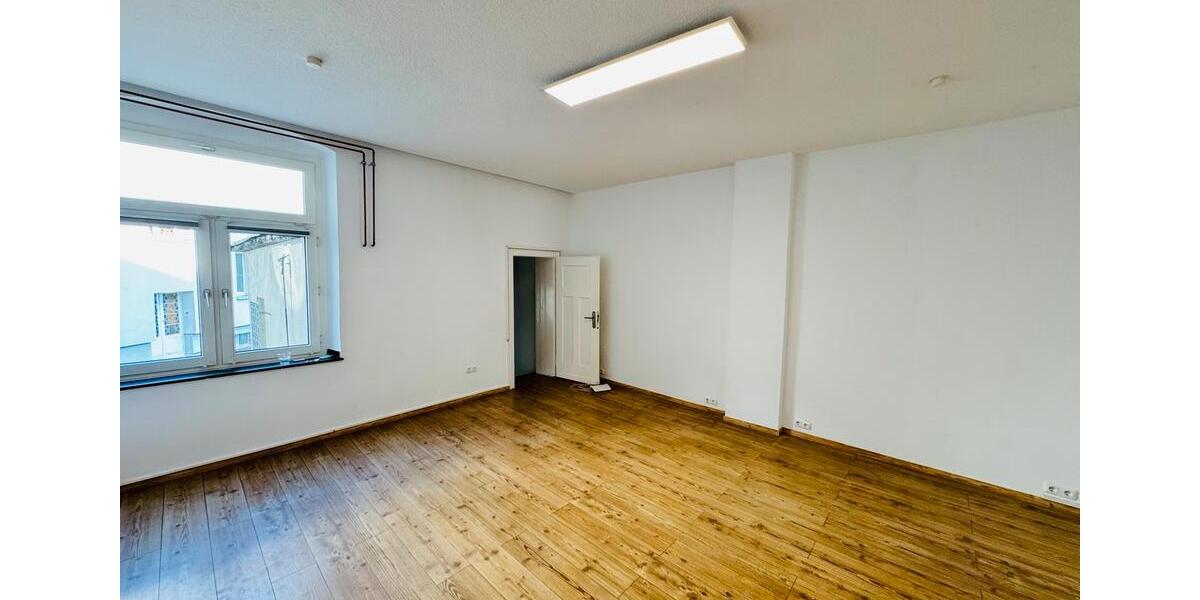 Große 125m2 Wohnung mit Balkon Zentral 4.5 zimmer