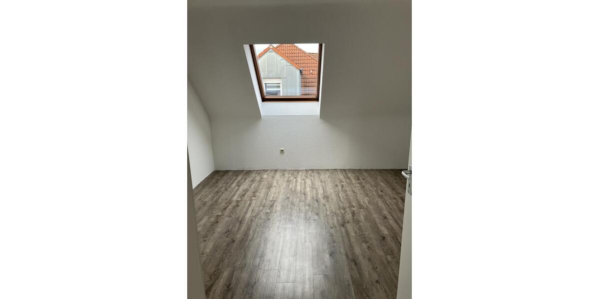 Dachgeschoßwohnung Lünen Brambauer - 3.5 Zimmer, 75 m&sup2;, 420&euro; | Angebot:24565792