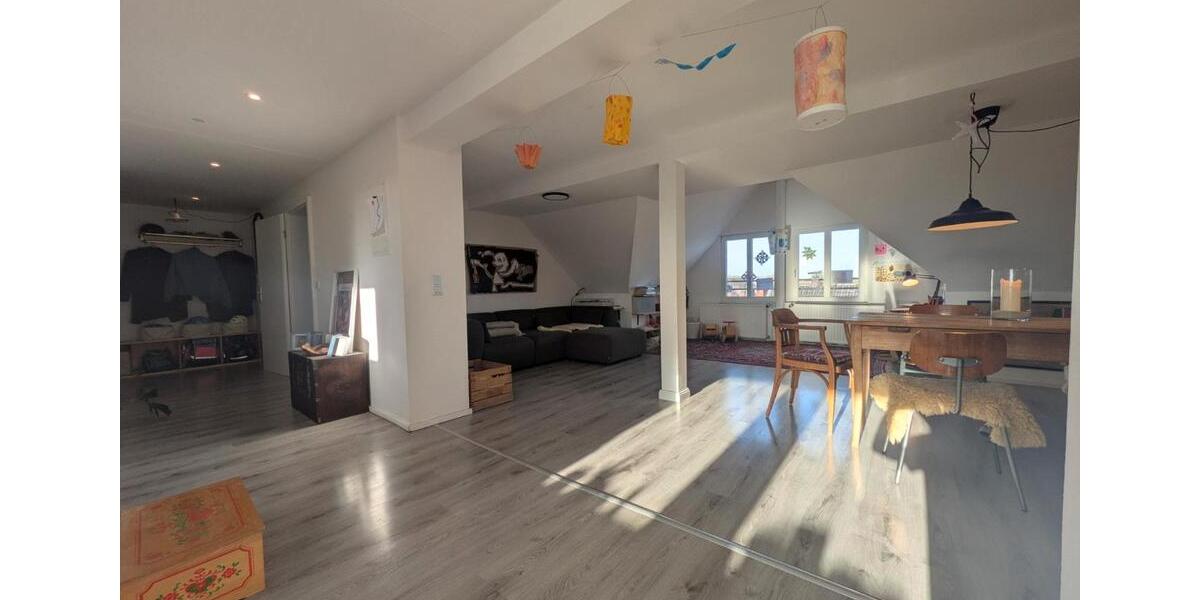Dachgeschoßwohnung Bochum Günnigfeld - 4 Zimmer, 110 m&sup2;, 1.175&euro; | Angebot:26488136